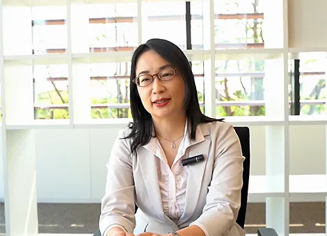嶺崎　寛子先生