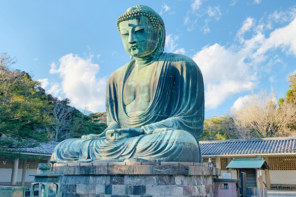 観光名所は新しい店やイベントも多く、常に若者の活気があふれている